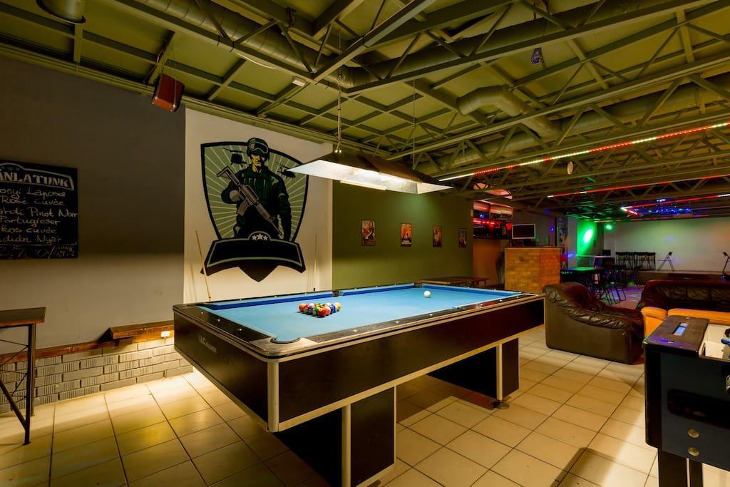 The Bachelor Bar - Bunker | Private Club Villa Budapest Eksteriør bilde
