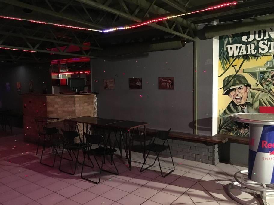 The Bachelor Bar - Bunker | Private Club Villa Budapest Eksteriør bilde